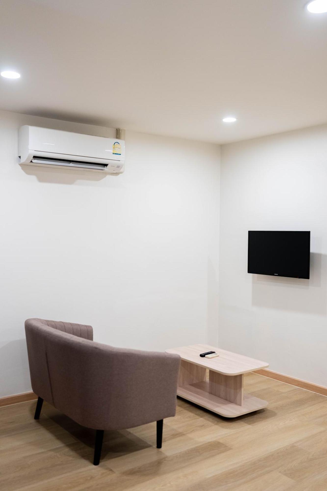 Ca Hotel And Residence Phuket - Sha Extra Plus Exteriör bild