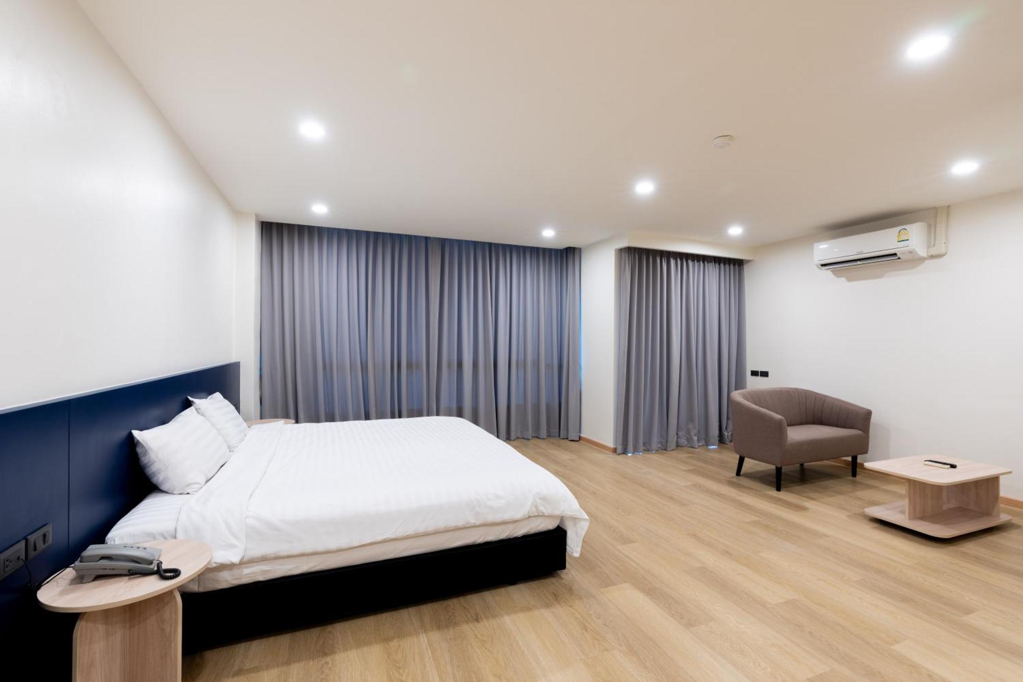 Ca Hotel And Residence Phuket - Sha Extra Plus Exteriör bild