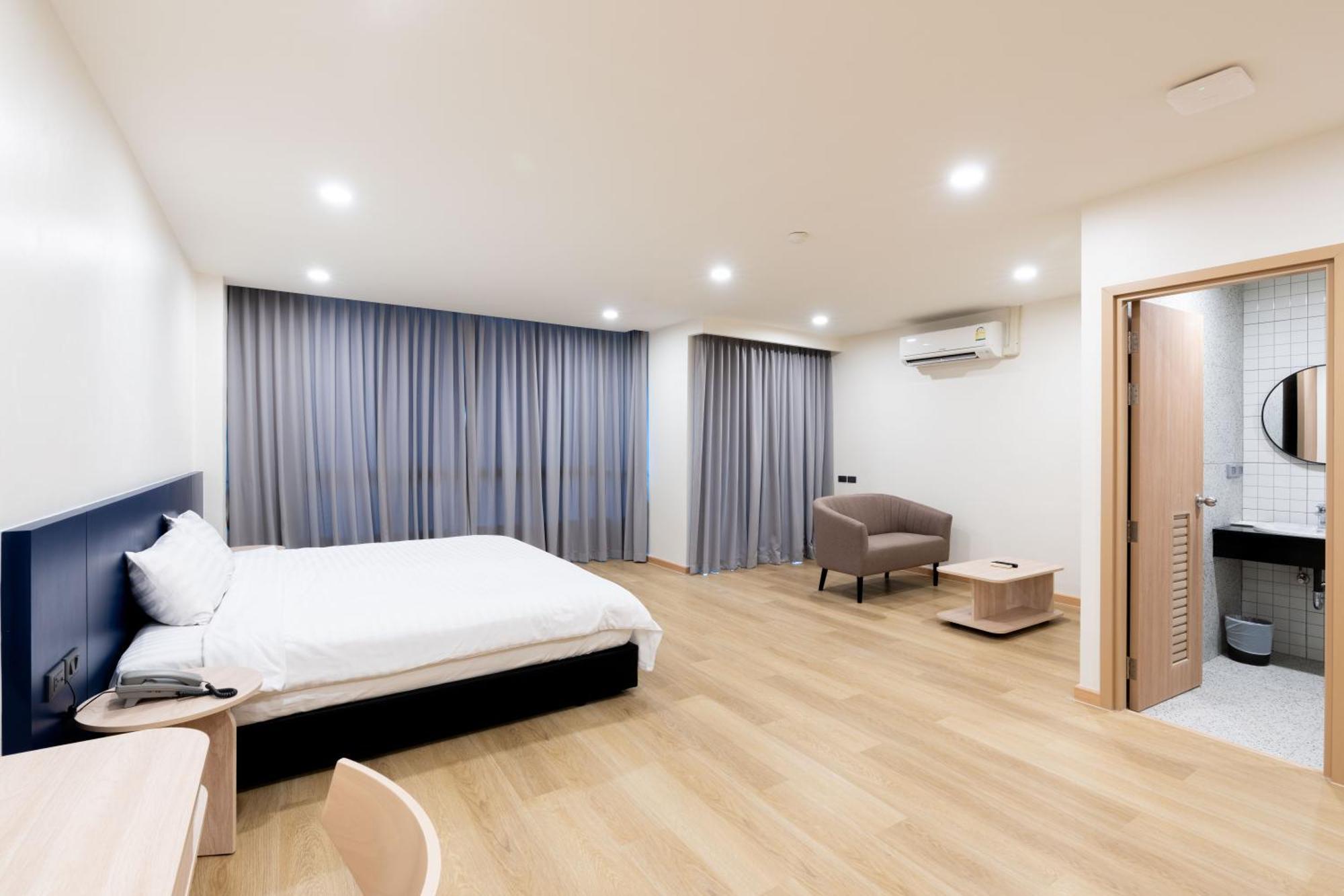 Ca Hotel And Residence Phuket - Sha Extra Plus Exteriör bild