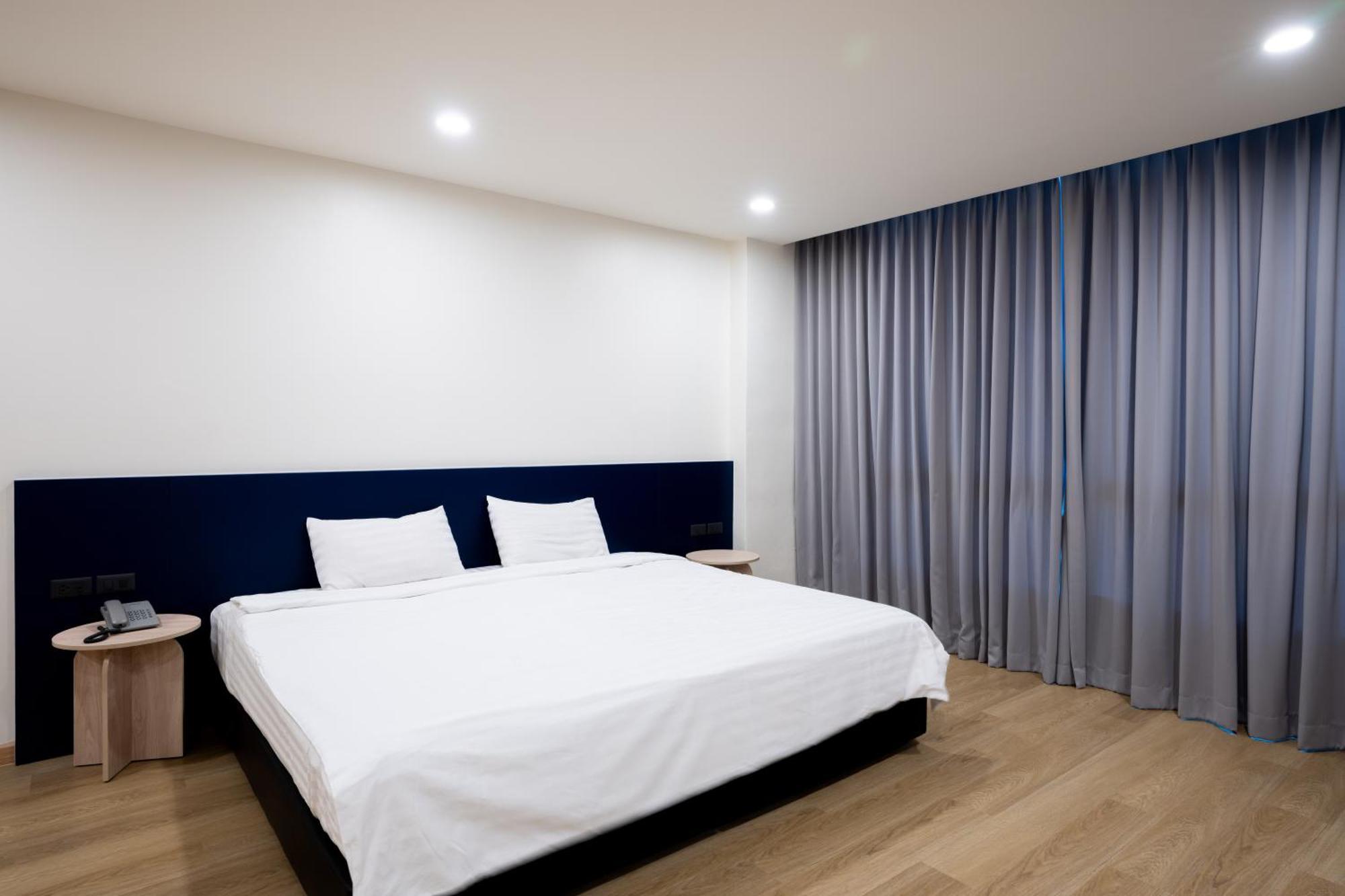 Ca Hotel And Residence Phuket - Sha Extra Plus Exteriör bild