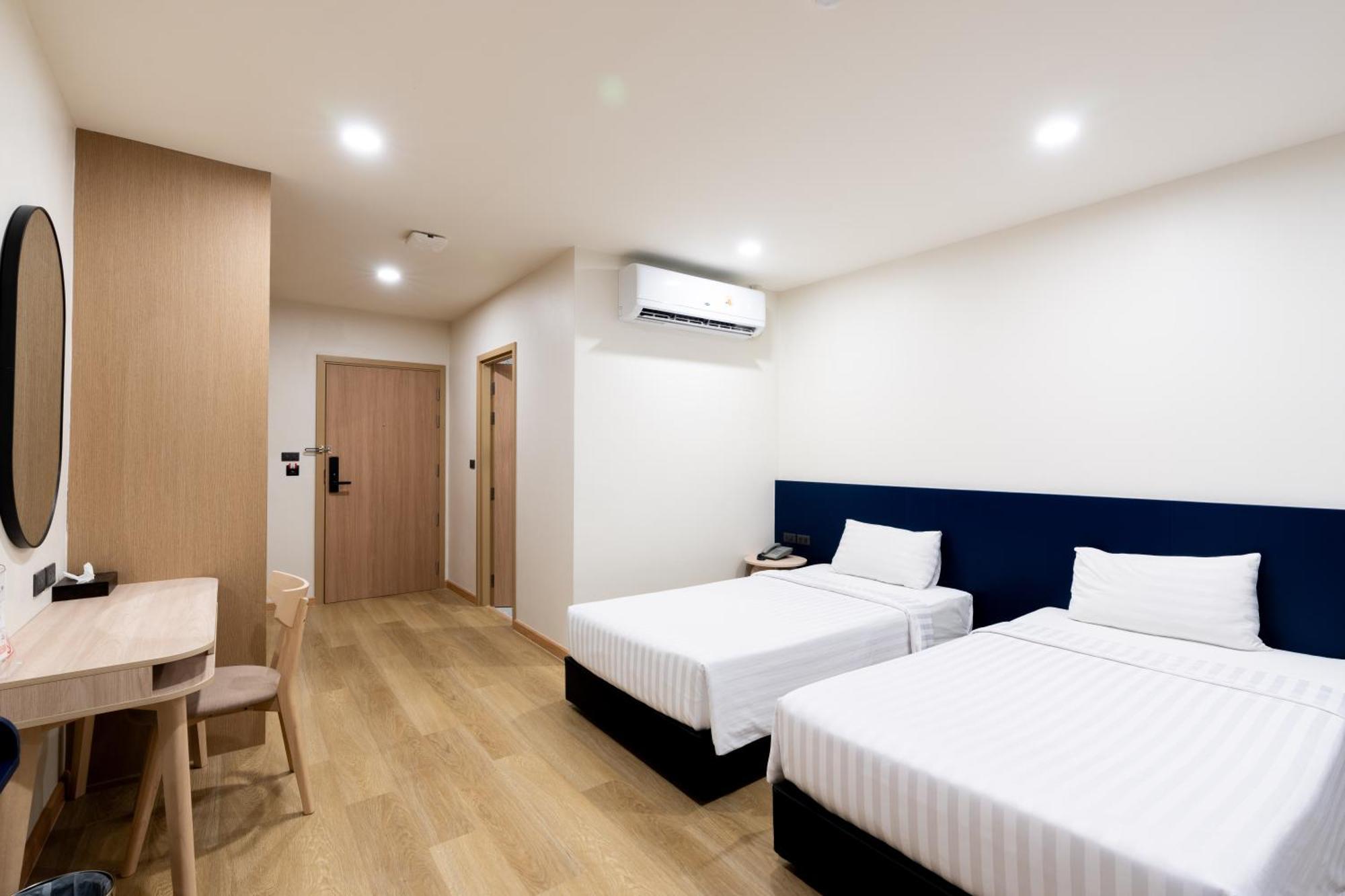 Ca Hotel And Residence Phuket - Sha Extra Plus Exteriör bild