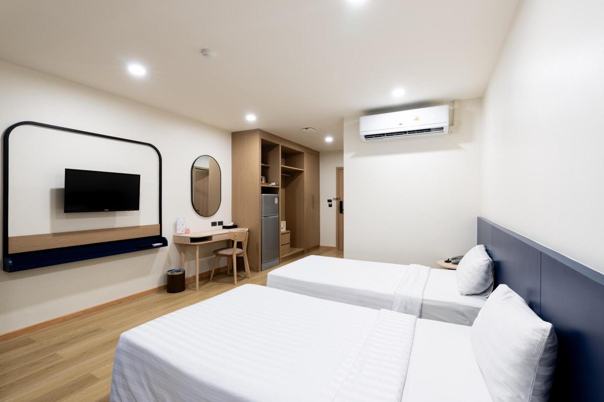 Ca Hotel And Residence Phuket - Sha Extra Plus Exteriör bild