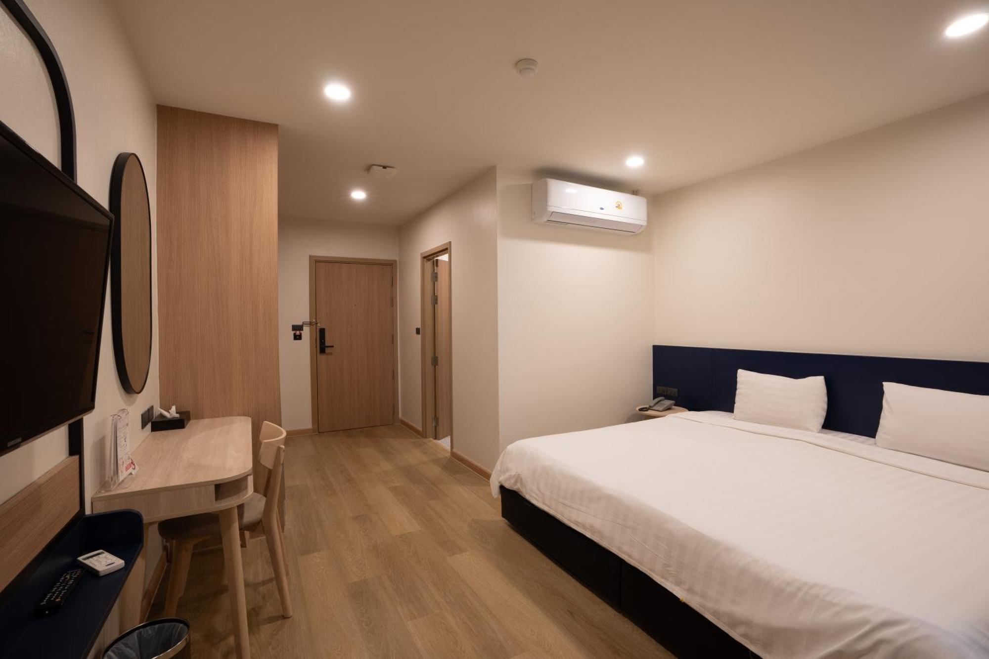 Ca Hotel And Residence Phuket - Sha Extra Plus Exteriör bild