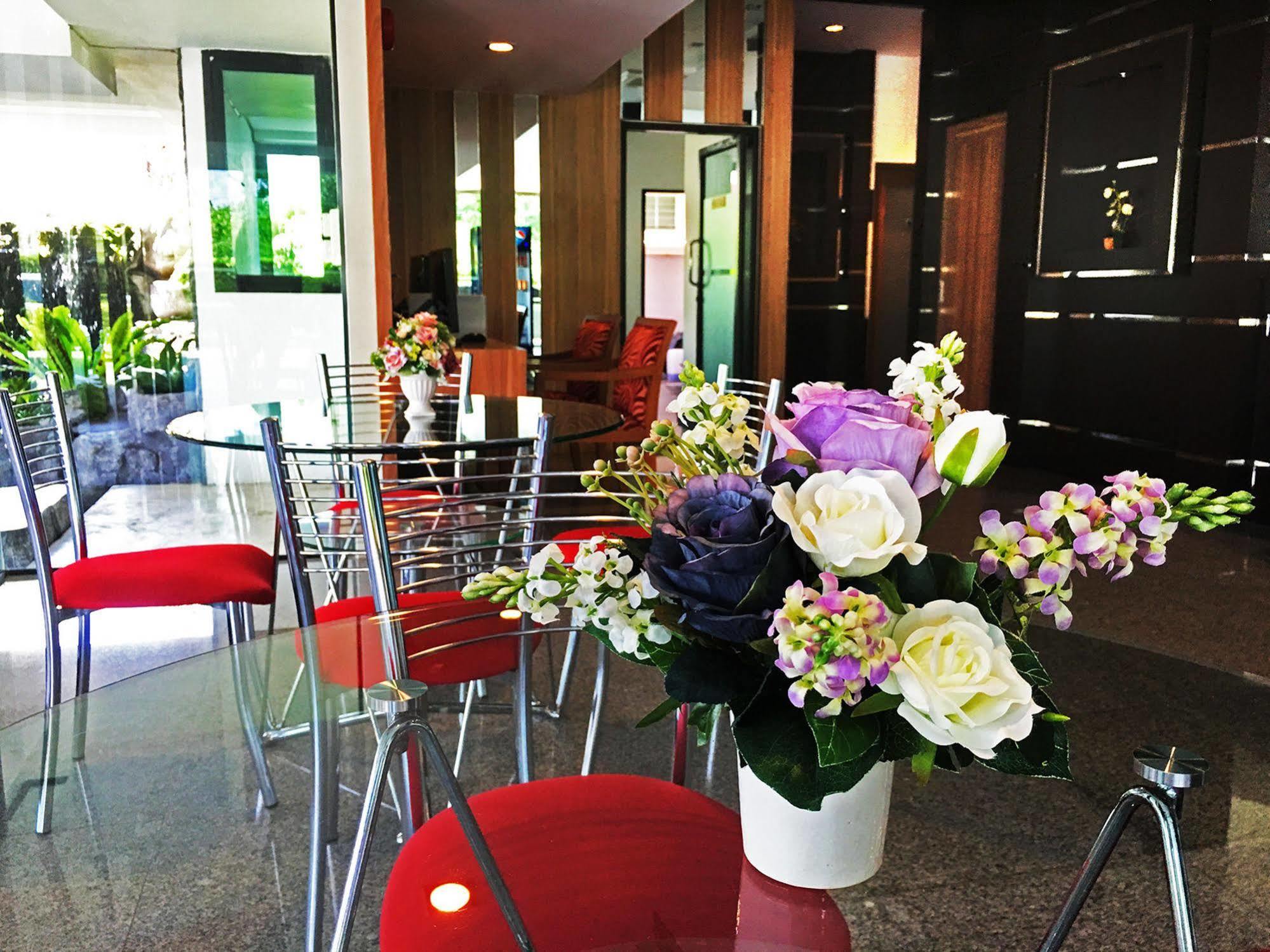 Ca Hotel And Residence Phuket - Sha Extra Plus Exteriör bild